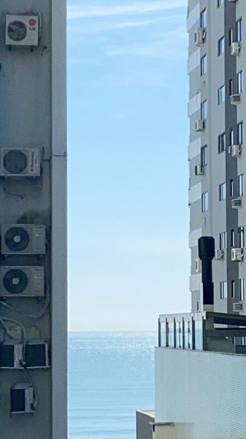 ótimo Apto 2 Quartos, Av. Brasil, De Frente, Quadra Mar. * Balneário Camboriú
