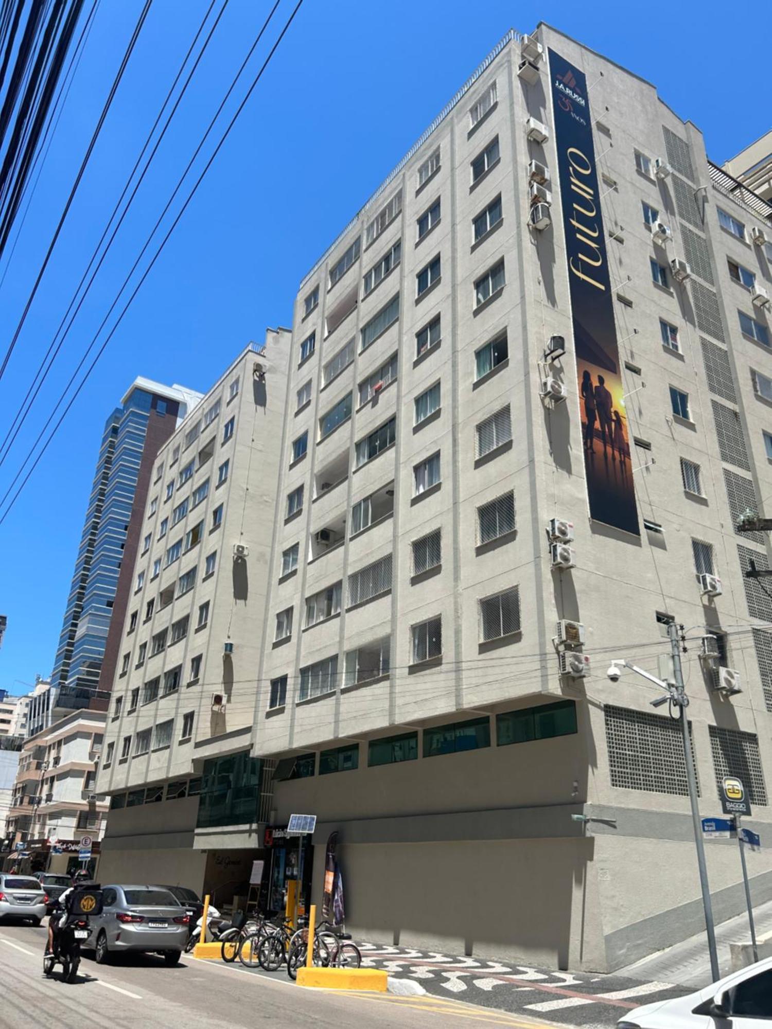 ótimo Apto 2 Quartos, Av. Brasil, De Frente, Quadra Mar. Apartamento Balneário Camboriú